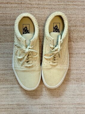 Vans Platform Suede | Cream | Woven Low-Top Sneakers | 11 | EUC | Minor Stains